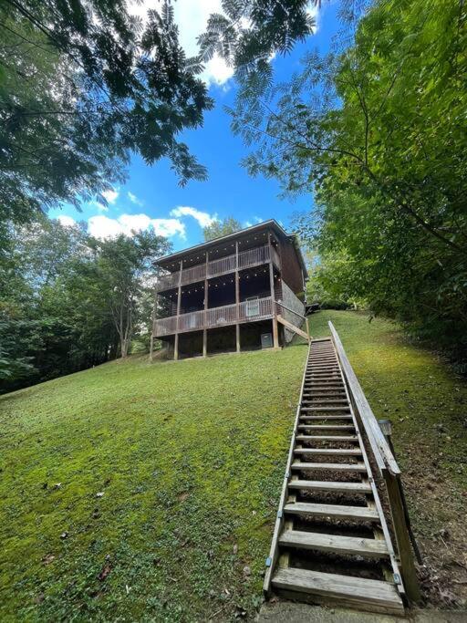 Smokey Mountain Retreat, Hot Tub, Game Room, Sleeps 8! Gatlinburg Esterno foto