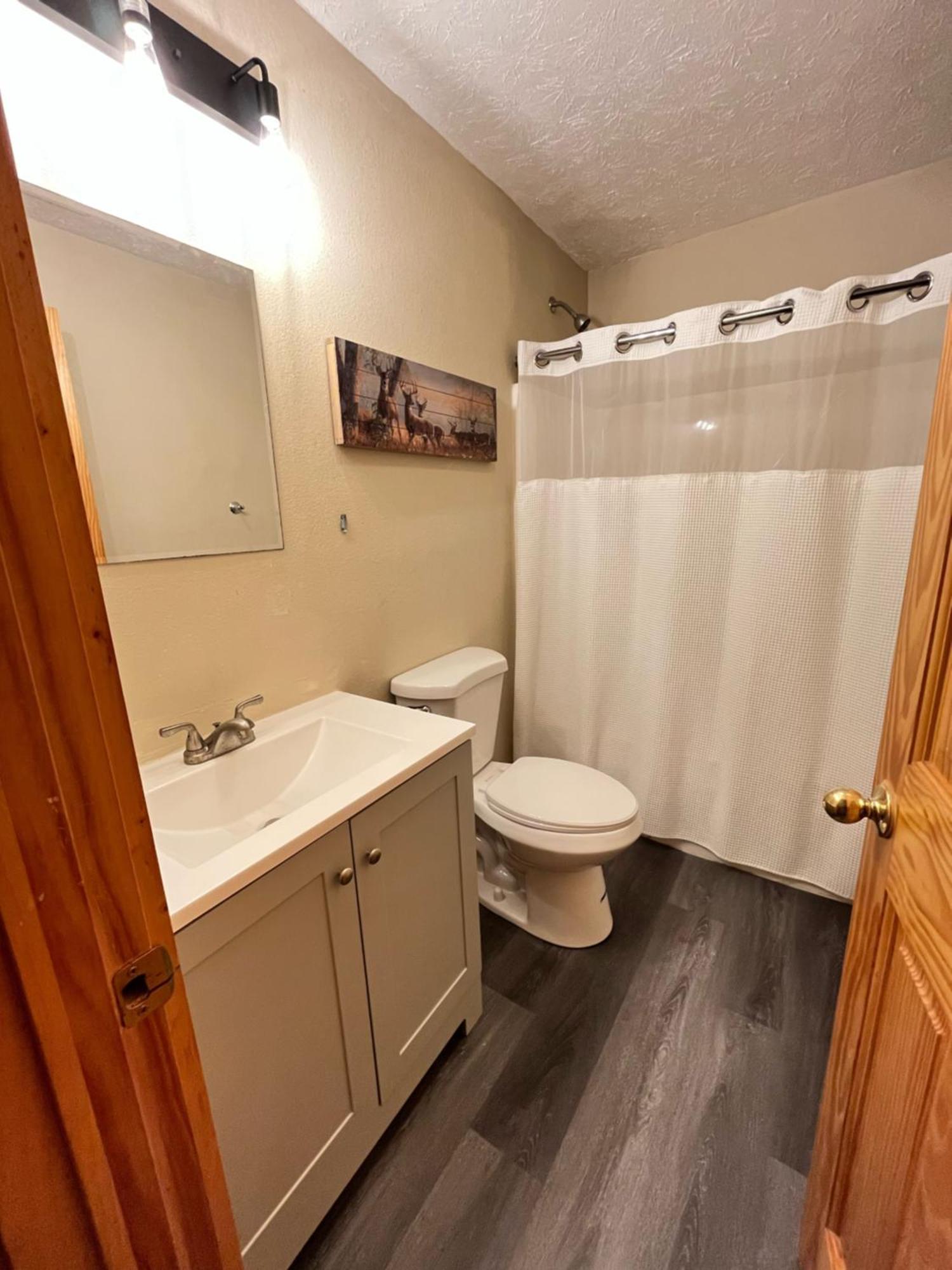 Smokey Mountain Retreat, Hot Tub, Game Room, Sleeps 8! Gatlinburg Esterno foto