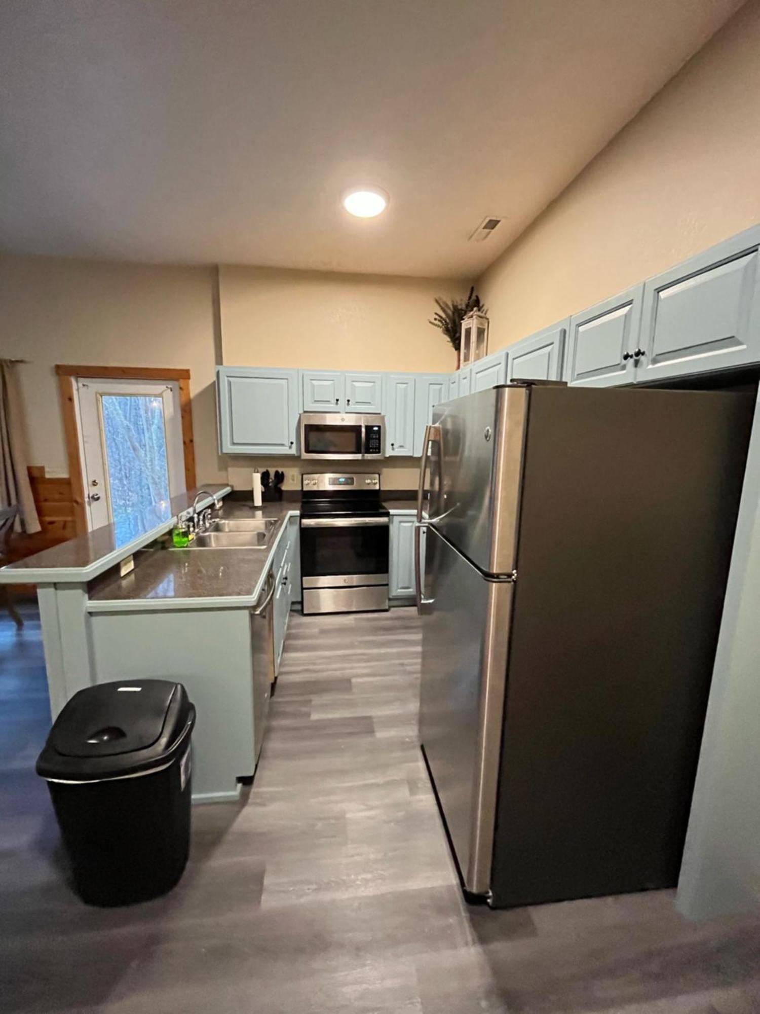 Smokey Mountain Retreat, Hot Tub, Game Room, Sleeps 8! Gatlinburg Esterno foto