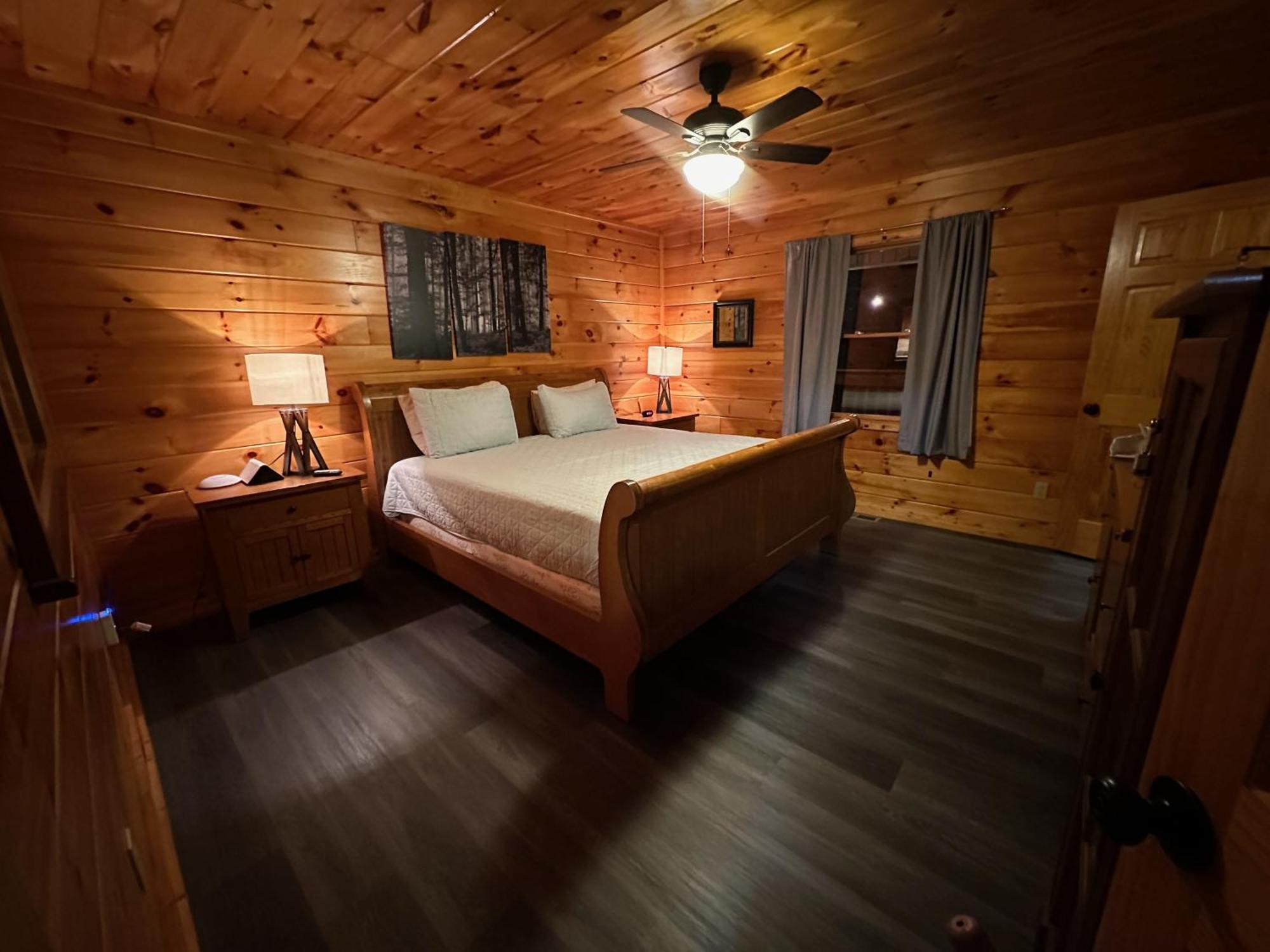 Smokey Mountain Retreat, Hot Tub, Game Room, Sleeps 8! Gatlinburg Esterno foto