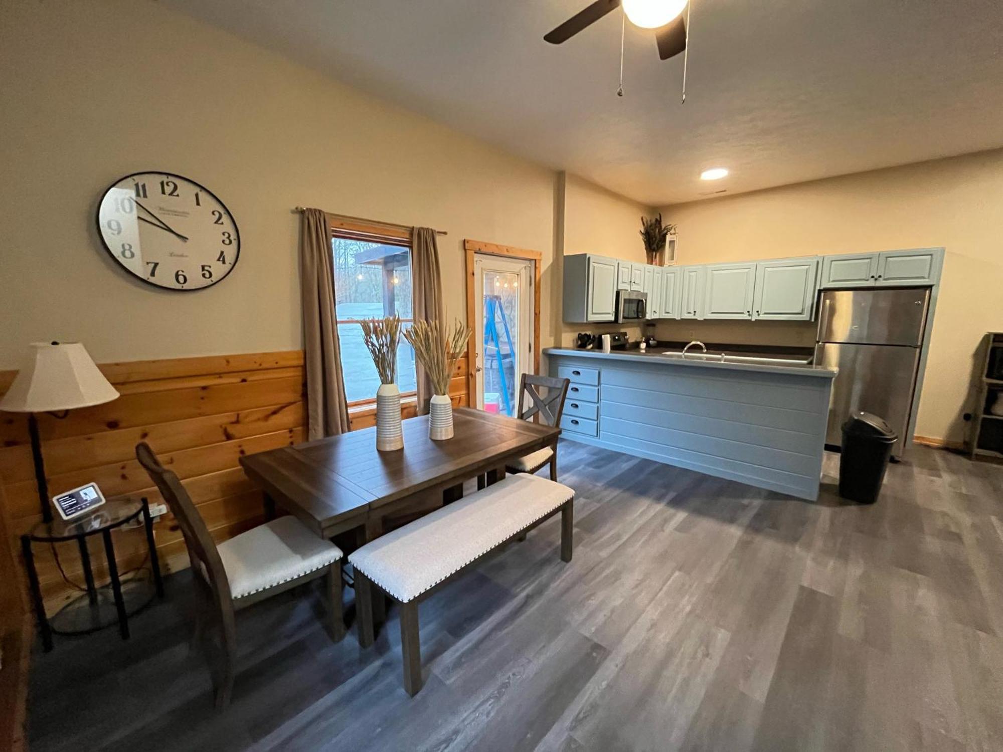 Smokey Mountain Retreat, Hot Tub, Game Room, Sleeps 8! Gatlinburg Esterno foto
