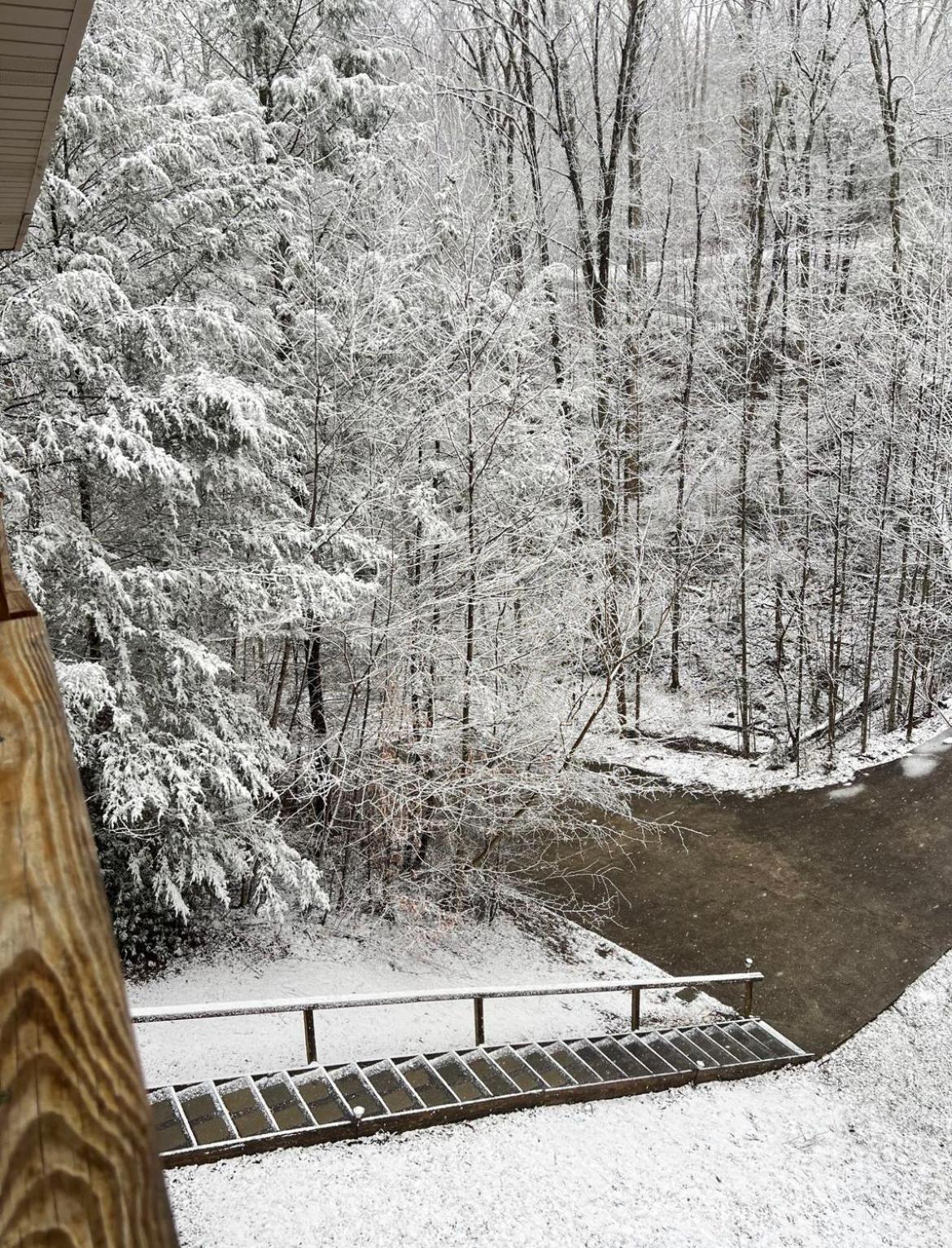Smokey Mountain Retreat, Hot Tub, Game Room, Sleeps 8! Gatlinburg Esterno foto